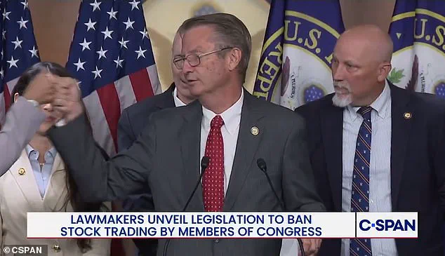 Unusual Bipartisan Alliance Targets Insider Trading Concerns in Congress