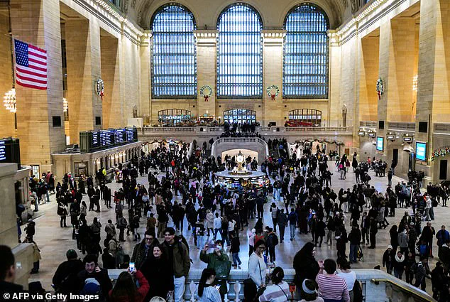 15-Year-Old's Roblox Meeting with Stranger Leads to Missing Person Case in Manhattan