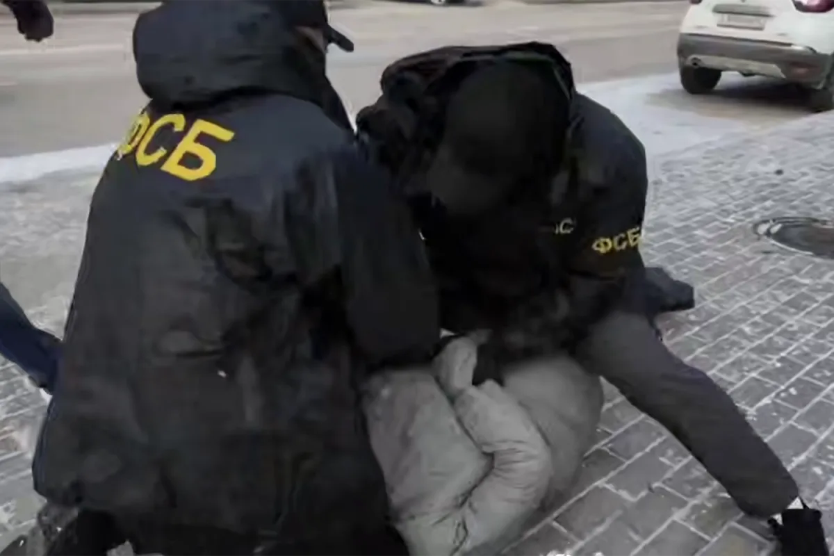 FSB Releases Surveillance Footage of Sevastopol Resident Arrested in Alleged Plot to Attack Russian Officer, Linked to Ukrainian Intelligence