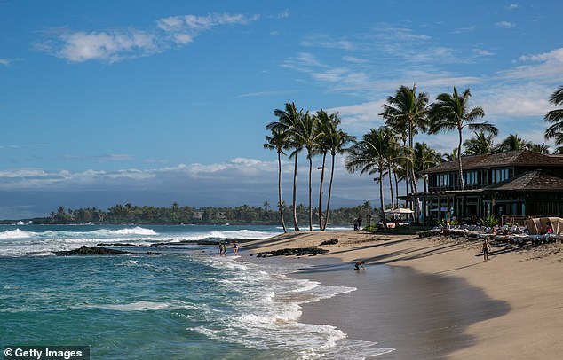 Kansas man arrested after stabbing boat captain with fish knife in Hawaii