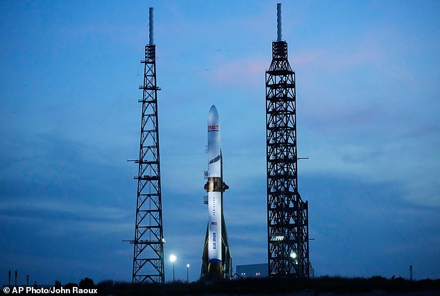 Jeff Bezos describes New Glenn rocket explosion as an extremely difficult day.